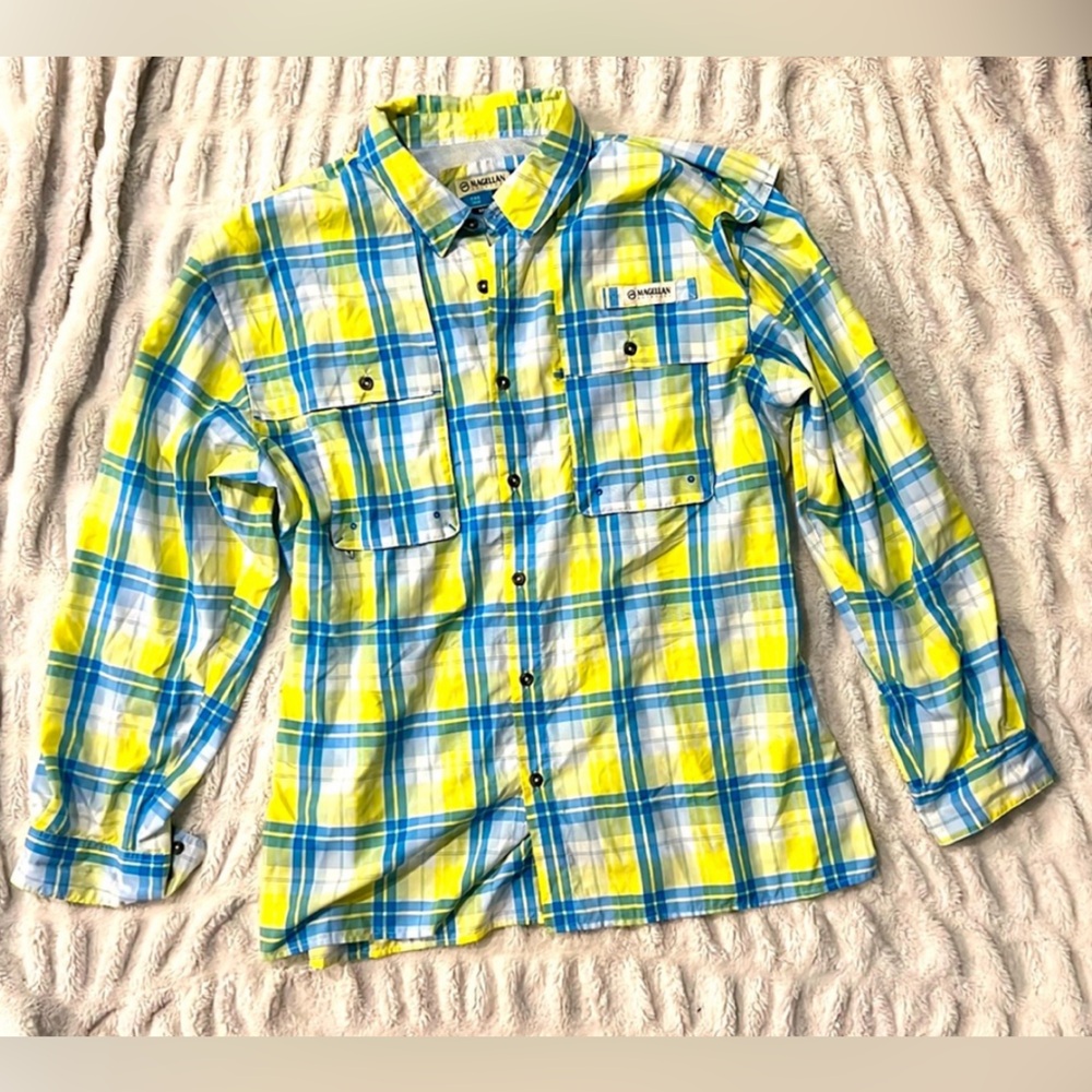 Men’s xl Magellan Fish gear Relaxed Fit button up.